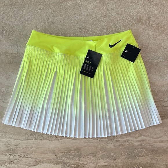 Nike Dresses & Skirts - Nike NWT Victory Court Yellow & White Ombre Pleated Tennis Skirt
